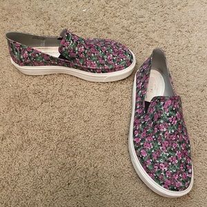 Crocs flower shoes women size 8